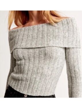 Abercrombie & Fitch Off-the-Shoulder Ribbed Sweater - Light Gray